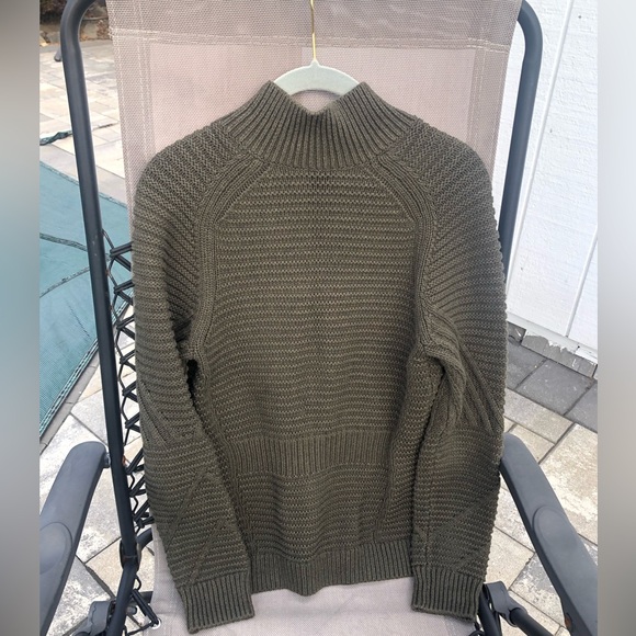 GAP Women’s Cable Knit Olive Green Zip-Up Sweater/Jacket - Picture 2 of 16